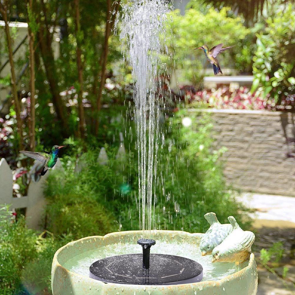 Une fontaine solaire flottante instantanée - Jardinier paresseux