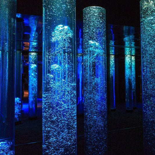 Colonne d'eau à bulle lumineuse
