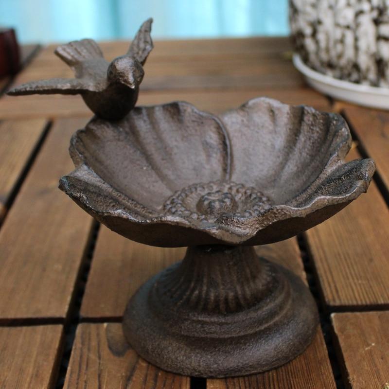 Fonte fontaine pour oiseaux