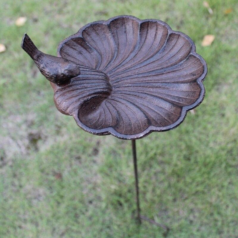 Fontaine pour oiseaux sur pied