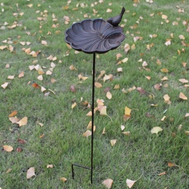 bain pour oiseaux sur pied