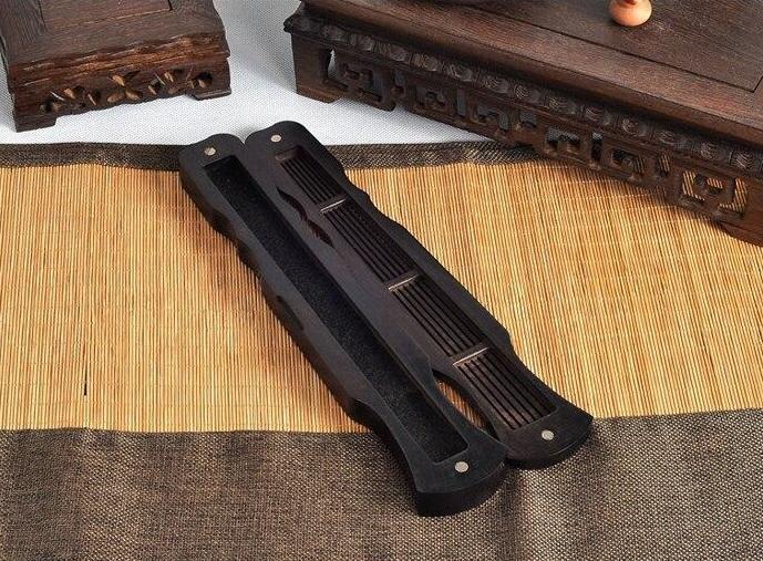 Porte encens en bois fermé
